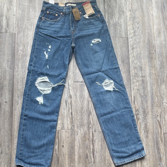 Levi's Relaxed Fit Blue Jeans with Distressed Details - Picture 1 of 4